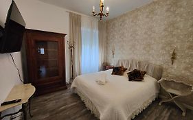 Romeo & Juliet Non-hotel